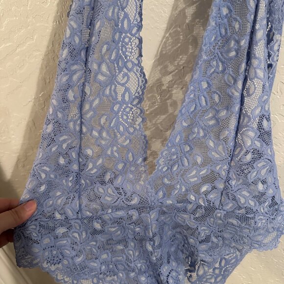 Fredericks of Hollywood Baby Blue Sheer Lace Plunging V Neck Teddy Lingerie - Picture 4 of 10